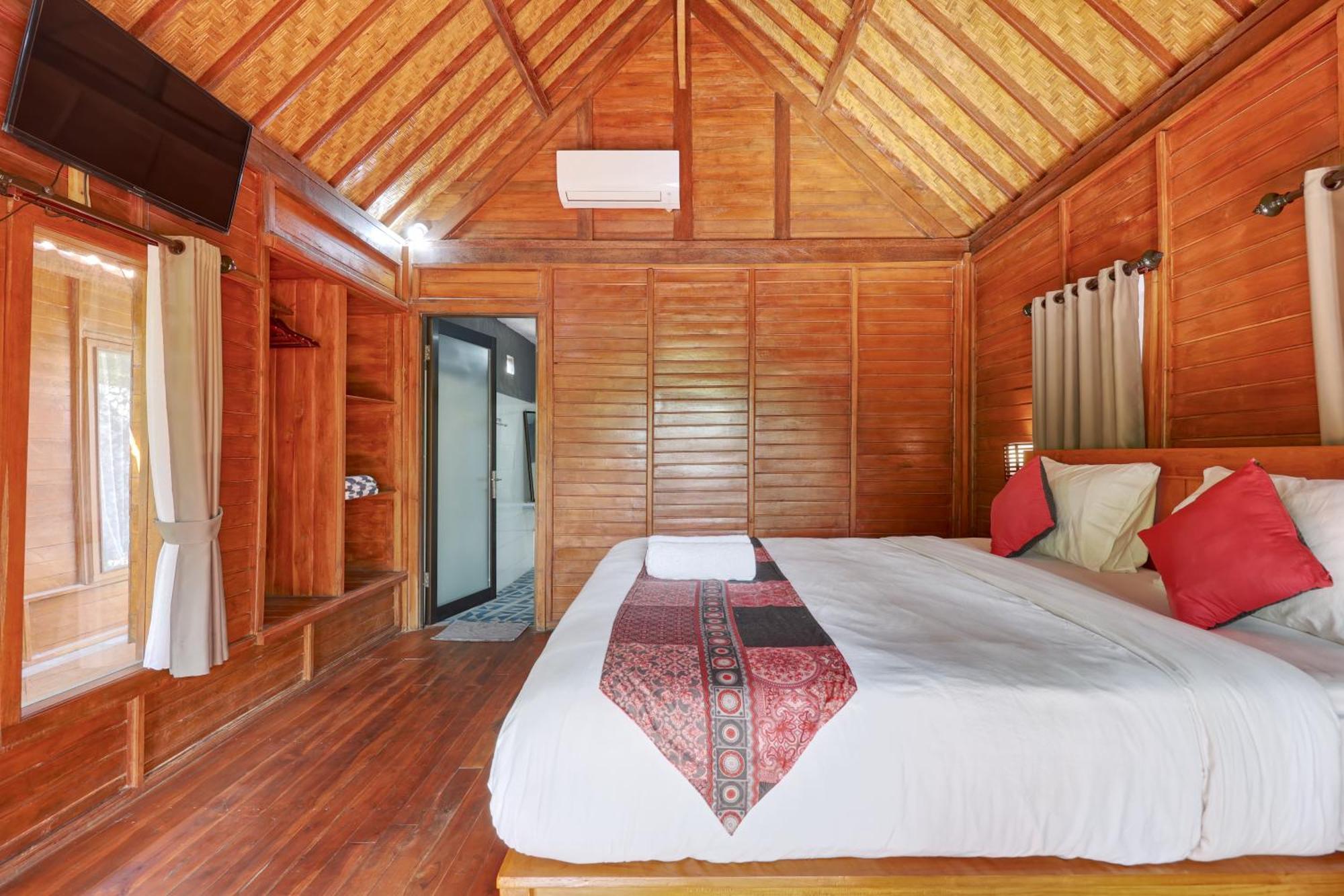 Ss Pangket Bungalow Toyapakeh Room photo